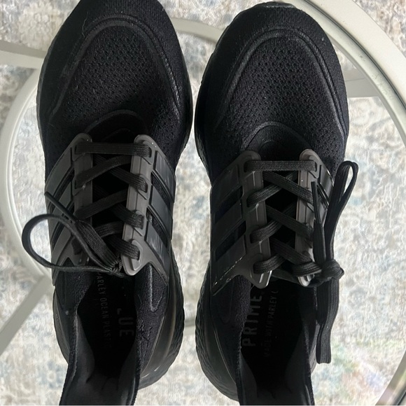 ADIDAS UltraBoost 21 running shoe. Size 7.5 worn once - Picture 2 of 15